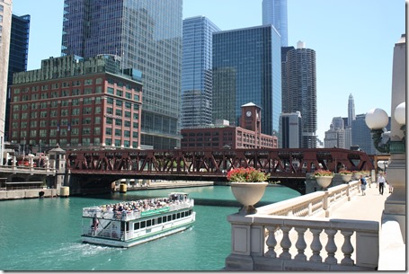 Chicago_River_Cruise_Chicago